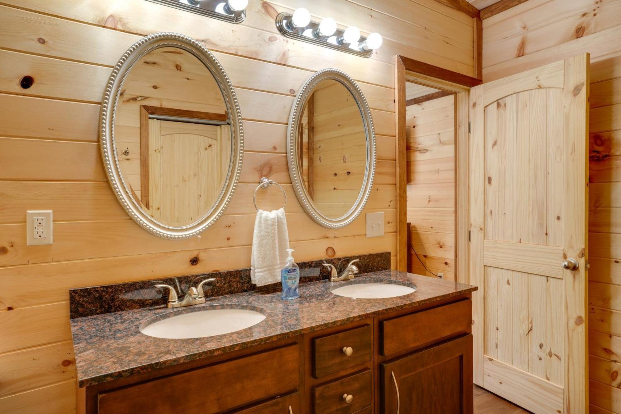 Lakeside Trenton Cabin On 7-Acre Property! ภายนอก รูปภาพ
