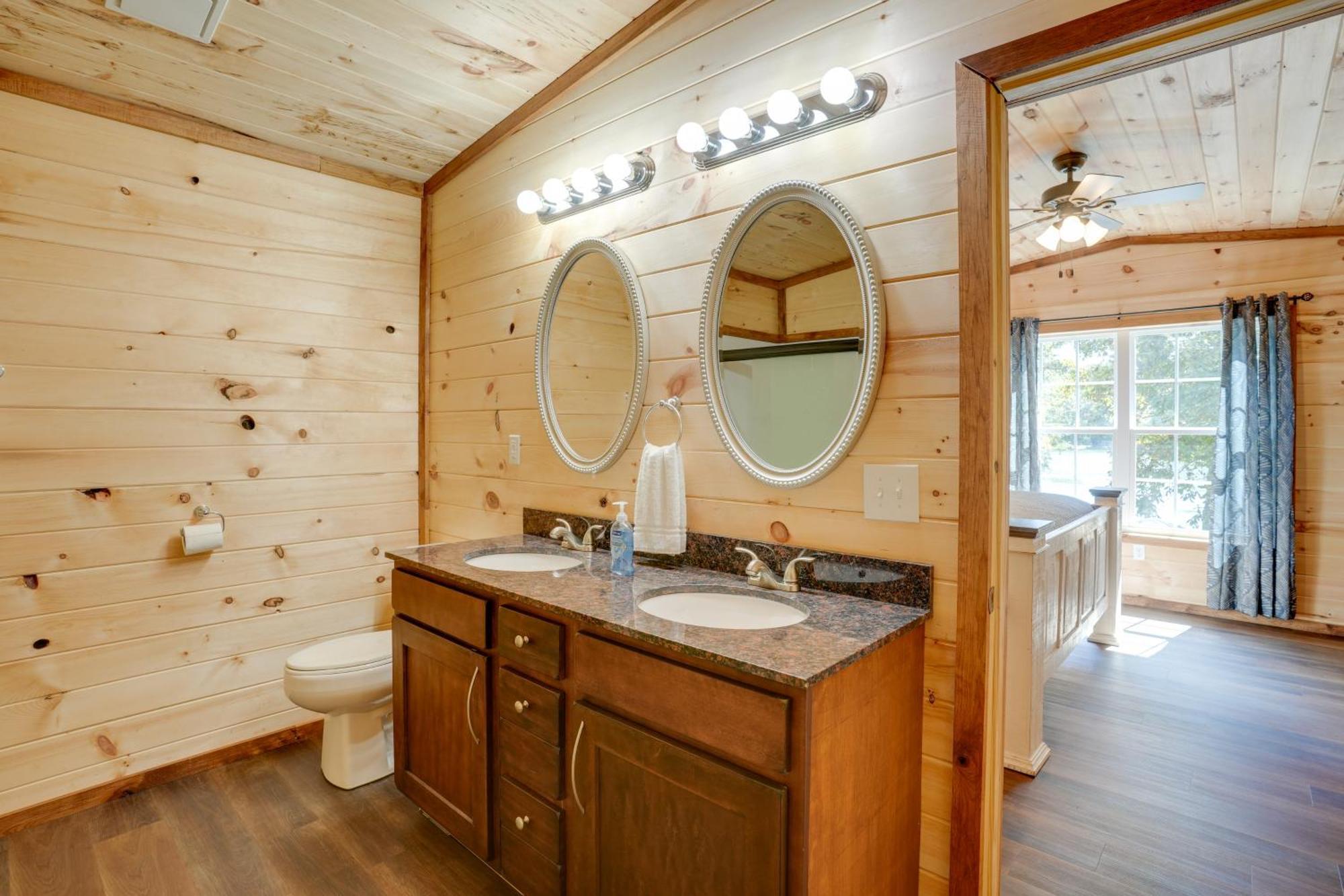 Lakeside Trenton Cabin On 7-Acre Property! ภายนอก รูปภาพ